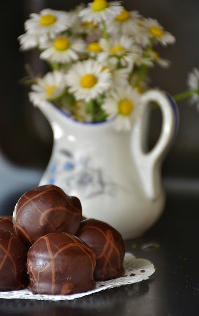 These valentine chocolates have a surprise raspberry filling